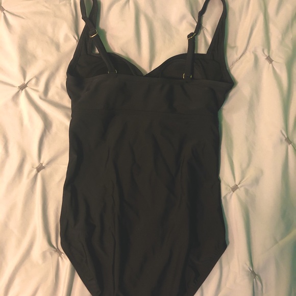 Swimsuit - Picture 2 of 4